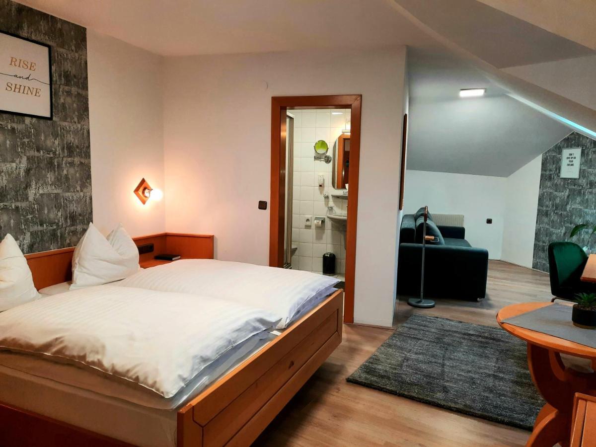 Hotel Zum Goldenen Hirschen Freistadt Bagian luar foto