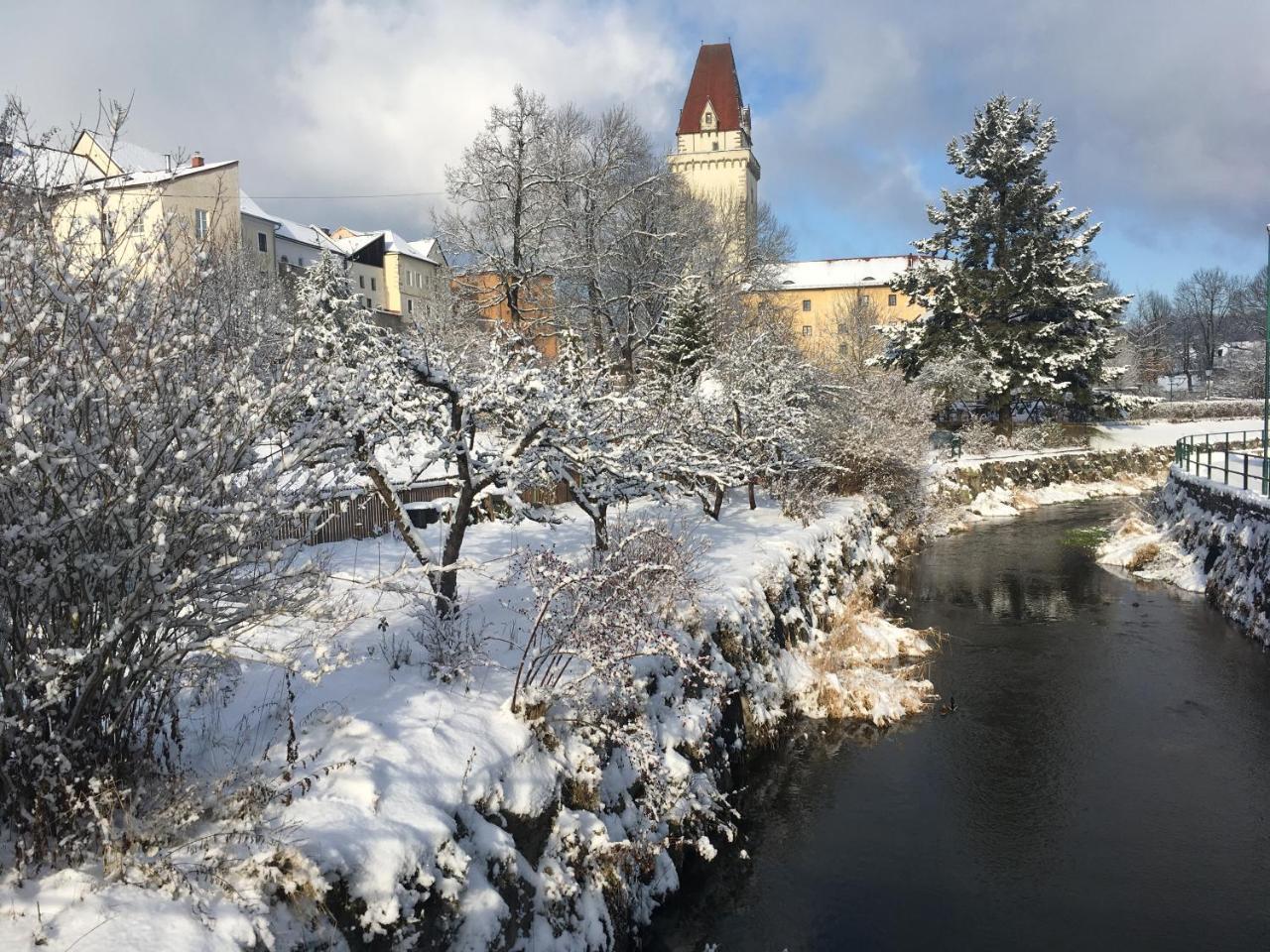 Hotel Zum Goldenen Hirschen Freistadt Bagian luar foto
