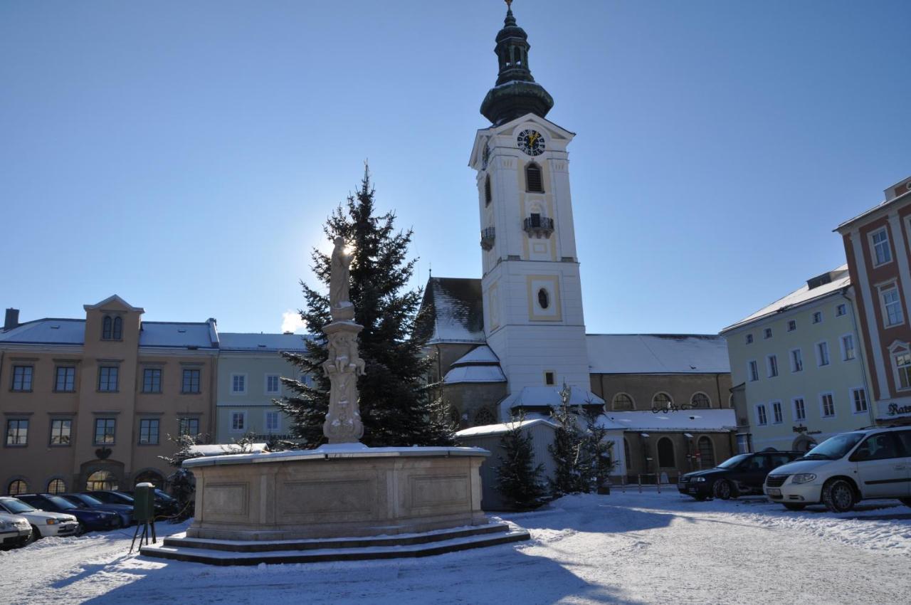 Hotel Zum Goldenen Hirschen Freistadt Bagian luar foto