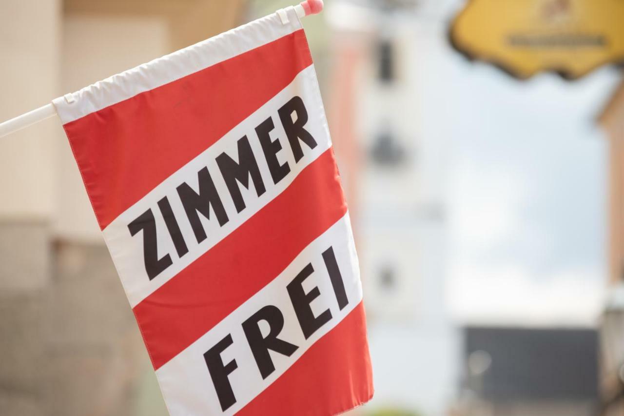 Hotel Zum Goldenen Hirschen Freistadt Bagian luar foto